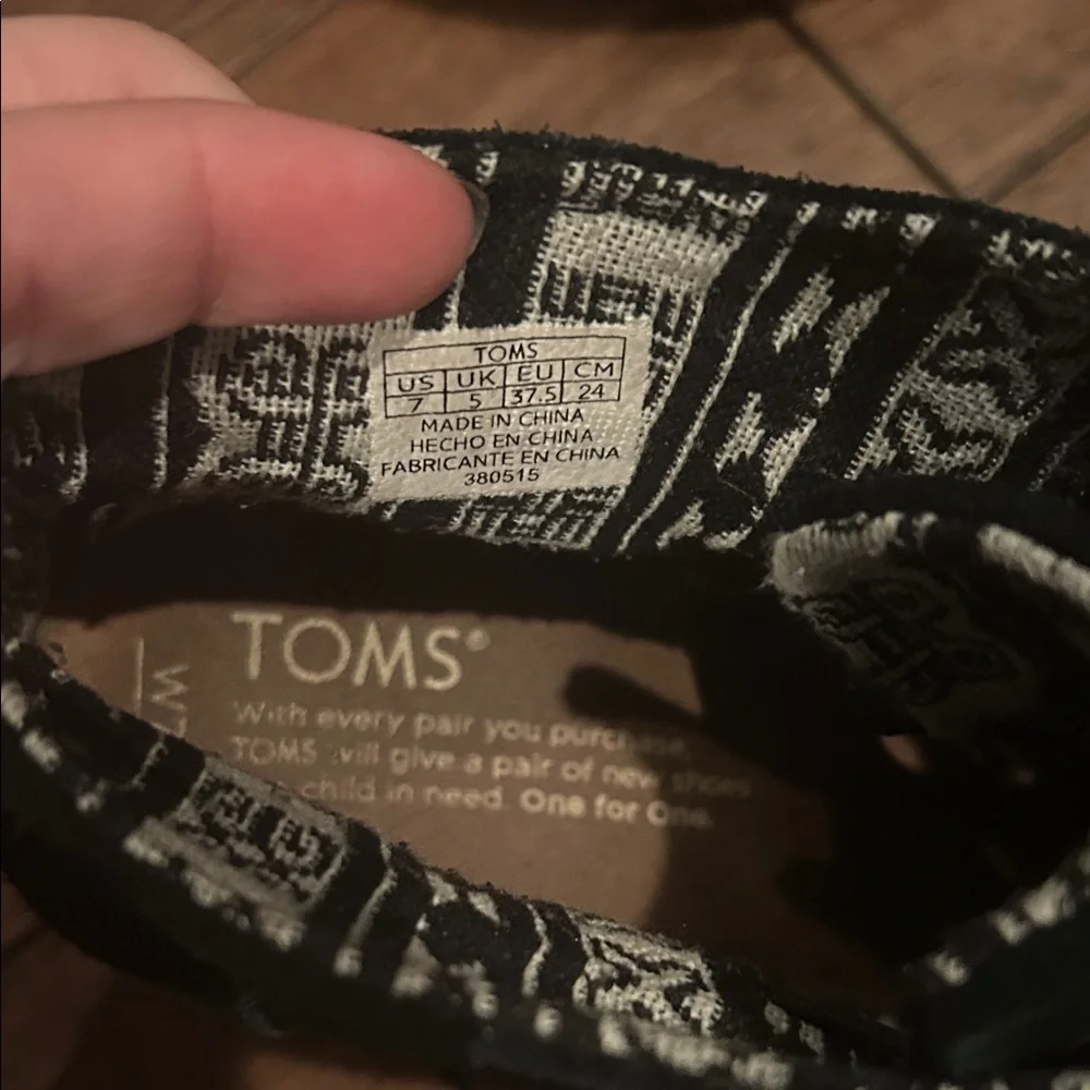 Toms Women's Black Lace-Up Boots - Picture 10 of 10